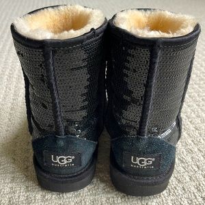 UGG Black Classic Short Sequin Sparkle Winter Boot 1004885K Girls Youth Size 1y